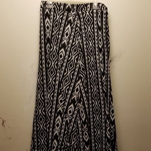 Long Black&White Skirt